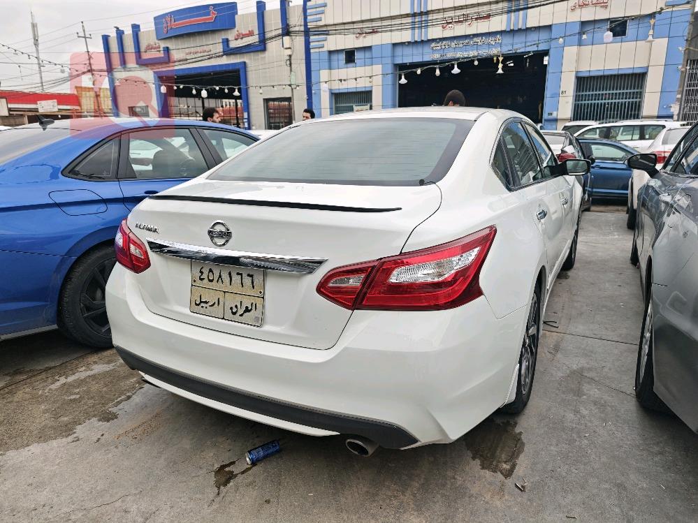 نيسان ألتيما